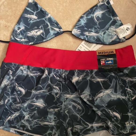 NWT women’s pelagic reversible Key West Ws Bikini Top AMERICANO/Fish Camo blue - Picture 12 of 14